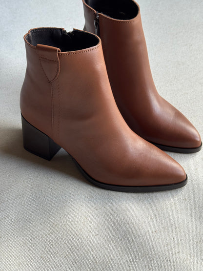 Botins Camille Camel