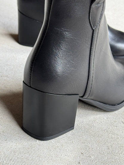 Botins Camille Preto