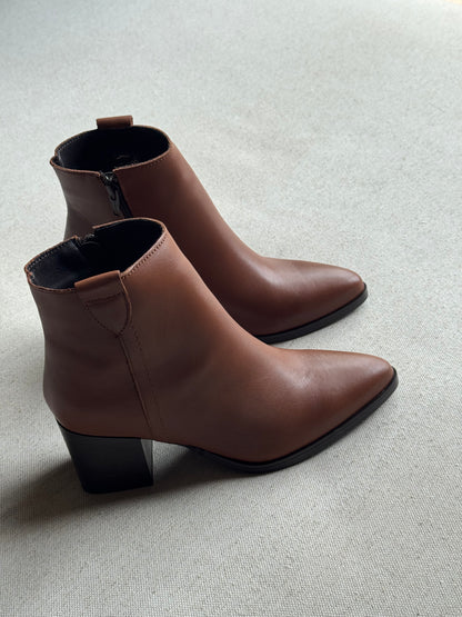 Botins Camille Camel