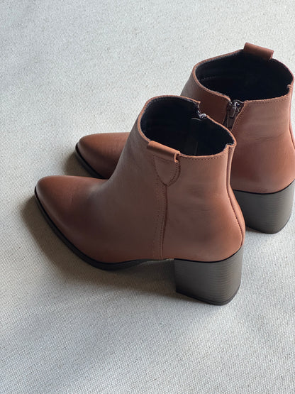 Botins Camille Camel
