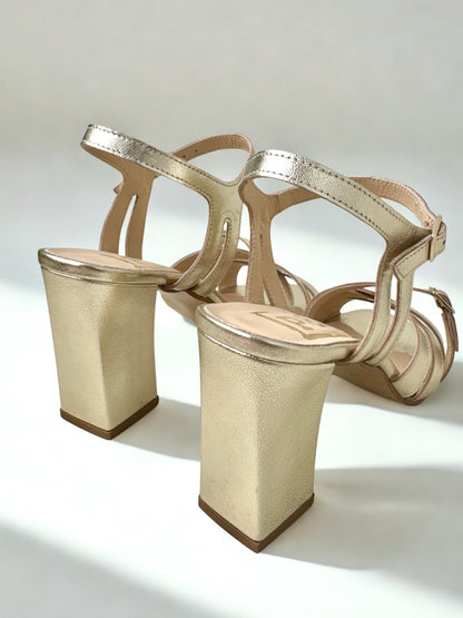 Sandálias Capri em Pele Dourado