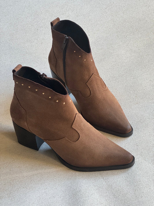 Botim Saint Regis Camel