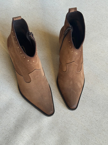 Botim Saint Regis Camel